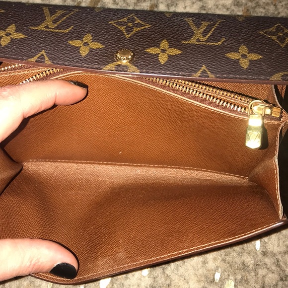 Certified AUTHENTIC LV Sarah Wallet - Picture 6 of 8